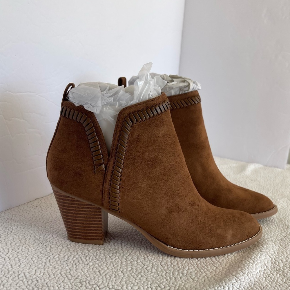 Dolce Vita dv8 nwob Jace vegan suede ankle western heel bootie